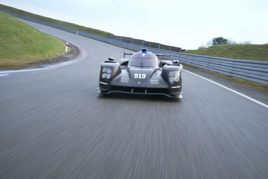 Porsche 919 Hybrid 2015 года  (фото 18 из 481)